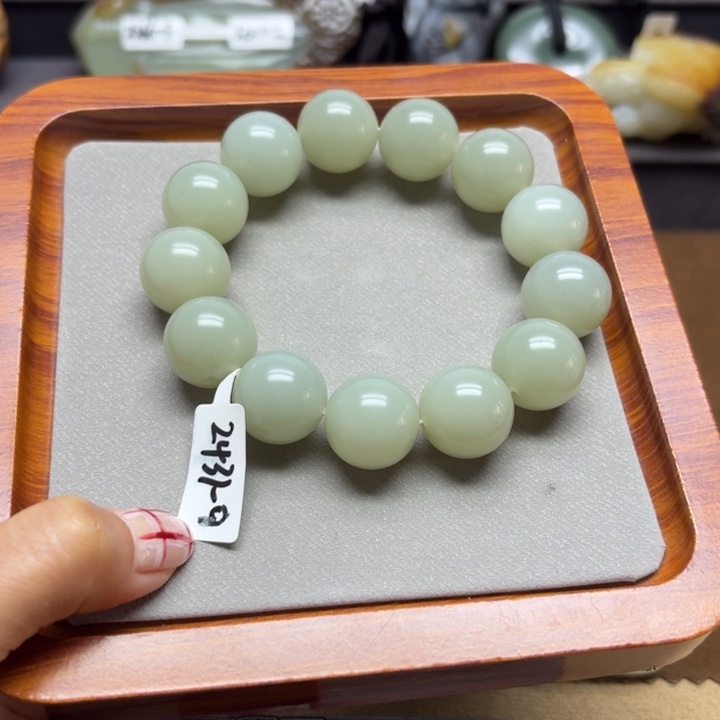 和田玉未镶嵌手串