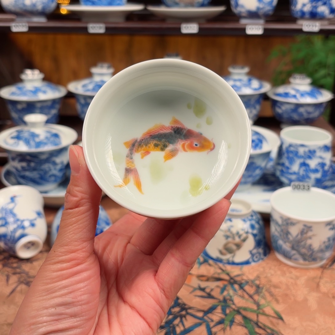 手绘青花釉下彩陶瓷单杯