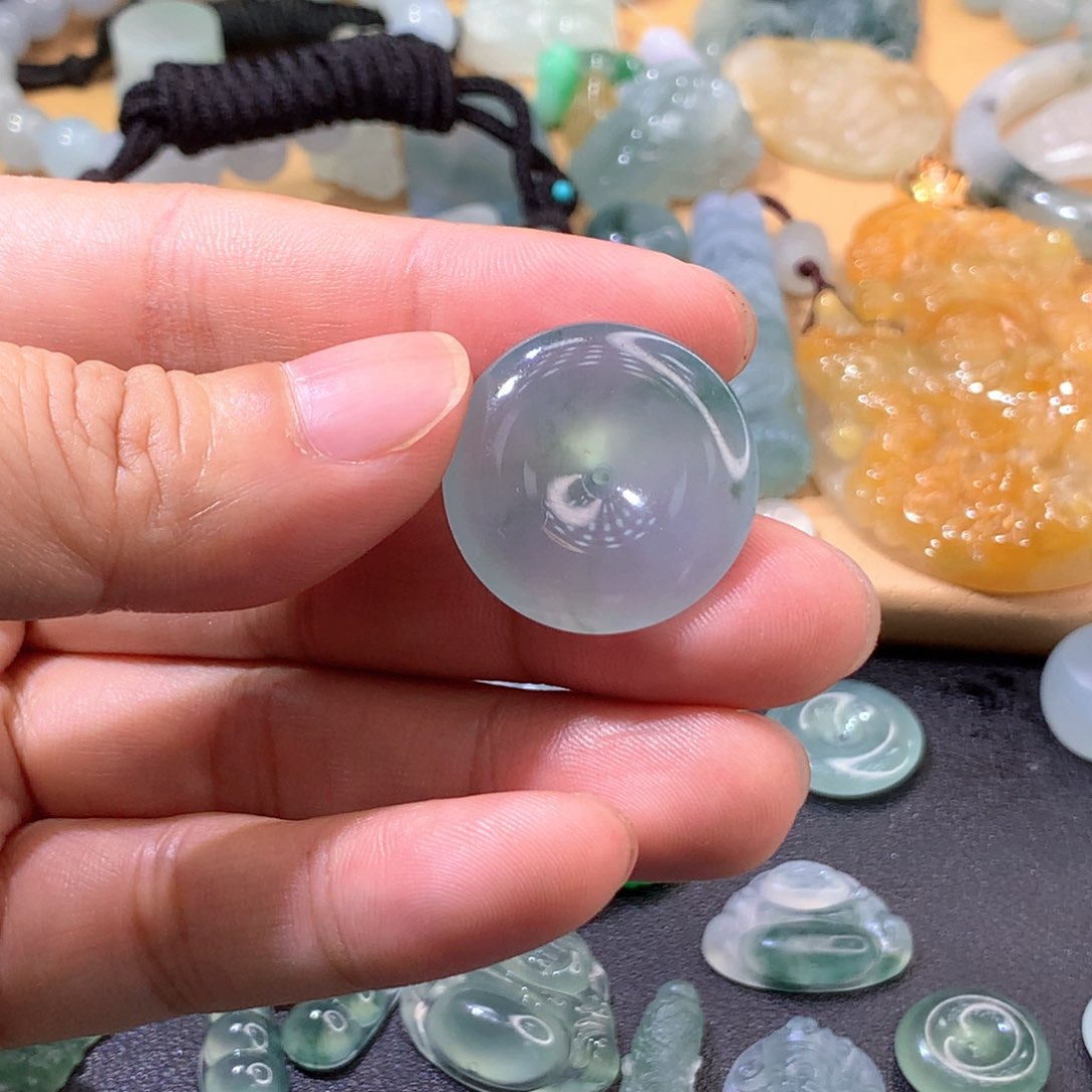 颈饰未镶嵌翡翠挂件