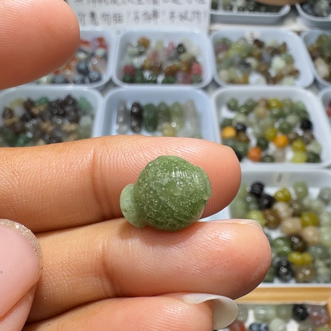 和田玉未镶嵌珠宝奇石