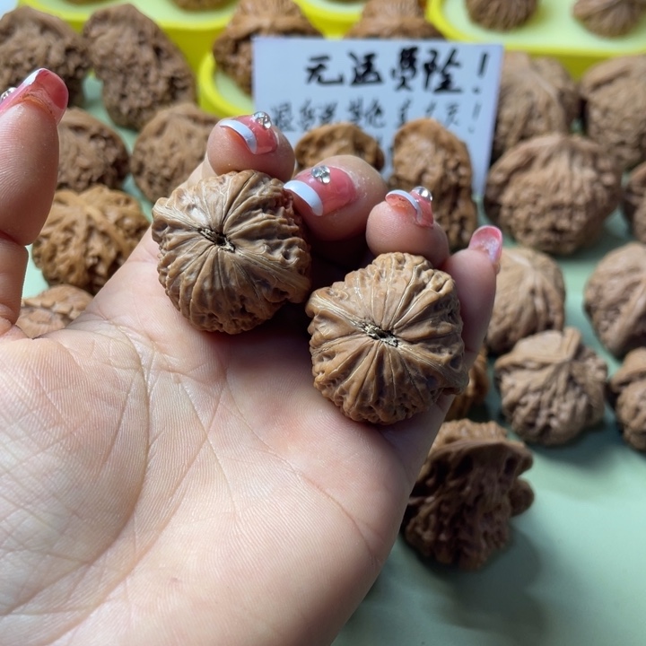 九***月手把件雕刻核桃铁锤