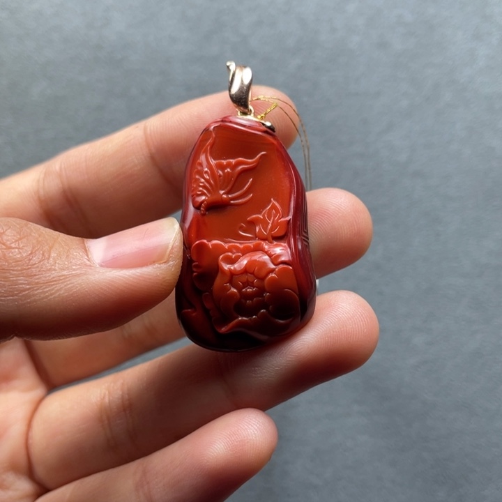 南红玛瑙配饰未镶嵌蝶恋花