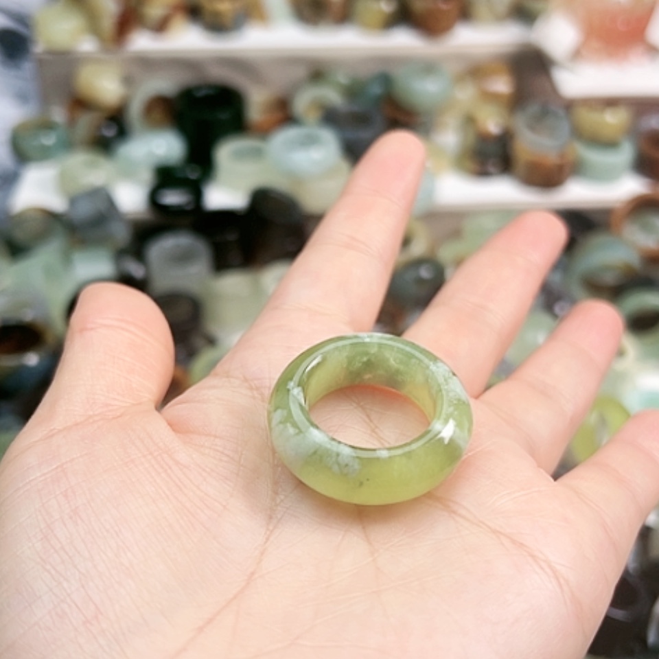 【闪购商品】蛇纹石玉戒指未镶嵌墨*孞