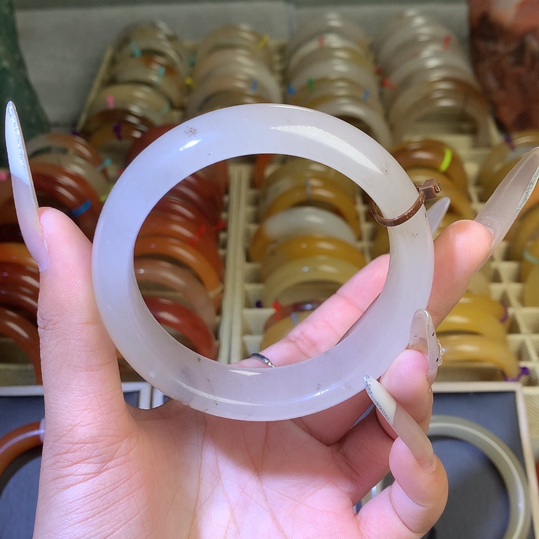 石英质玉（黄龙玉）未镶嵌手镯