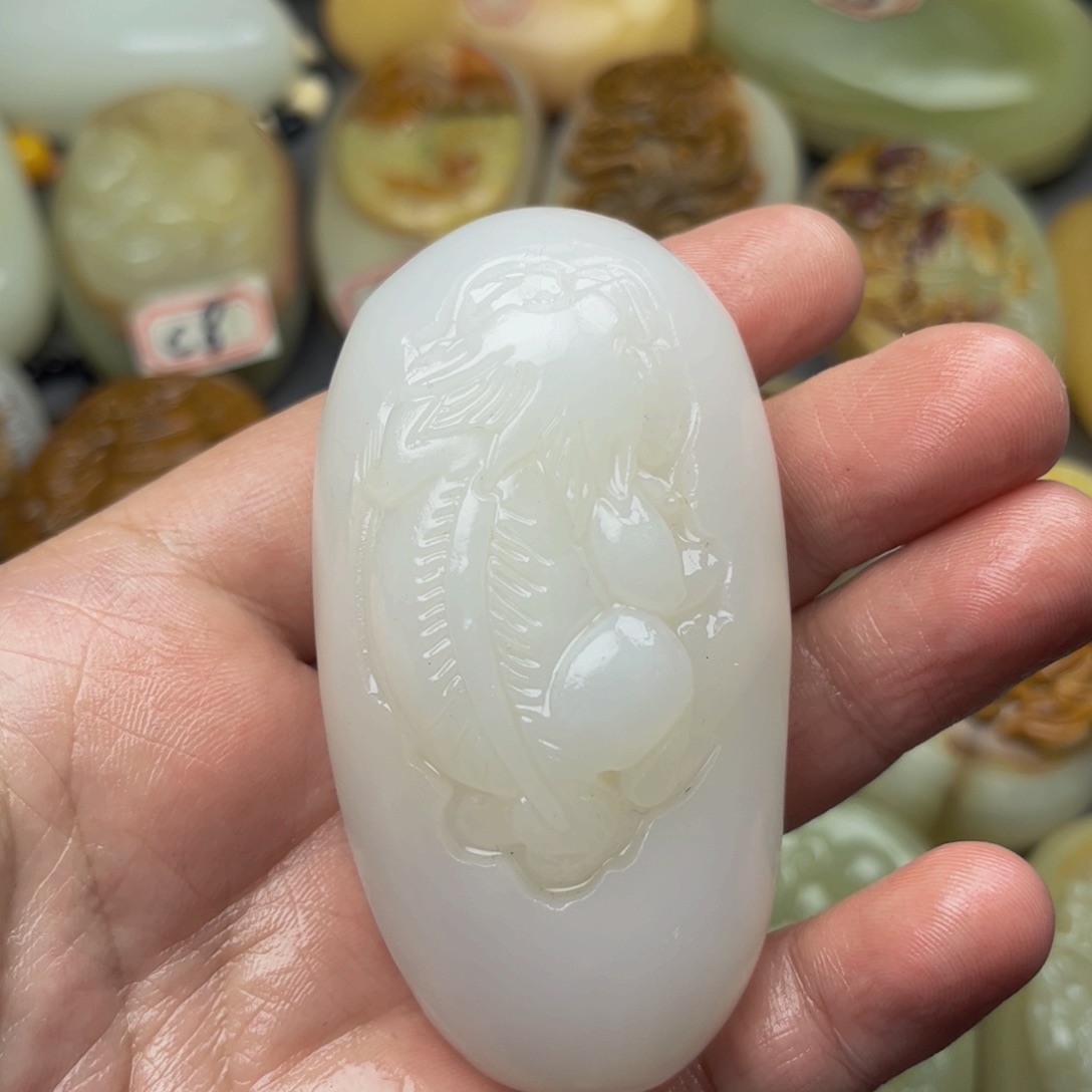 天***健石材方解石手把件貔貅