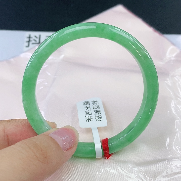 翡翠手镯未镶嵌圈52，4010