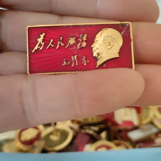 瑞***瑞哥像章一枚金属