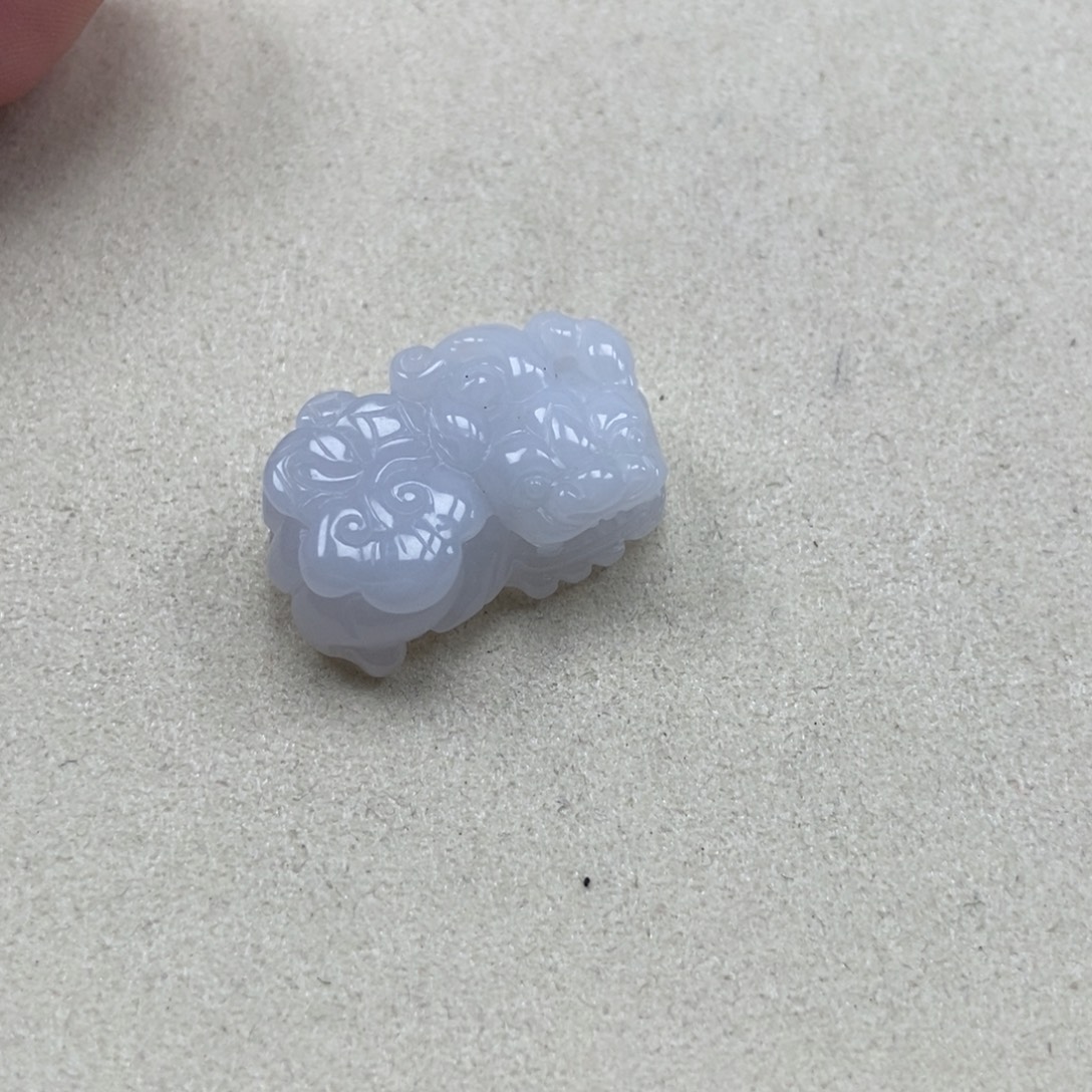 喜***洋翡翠未镶嵌颈饰霸王