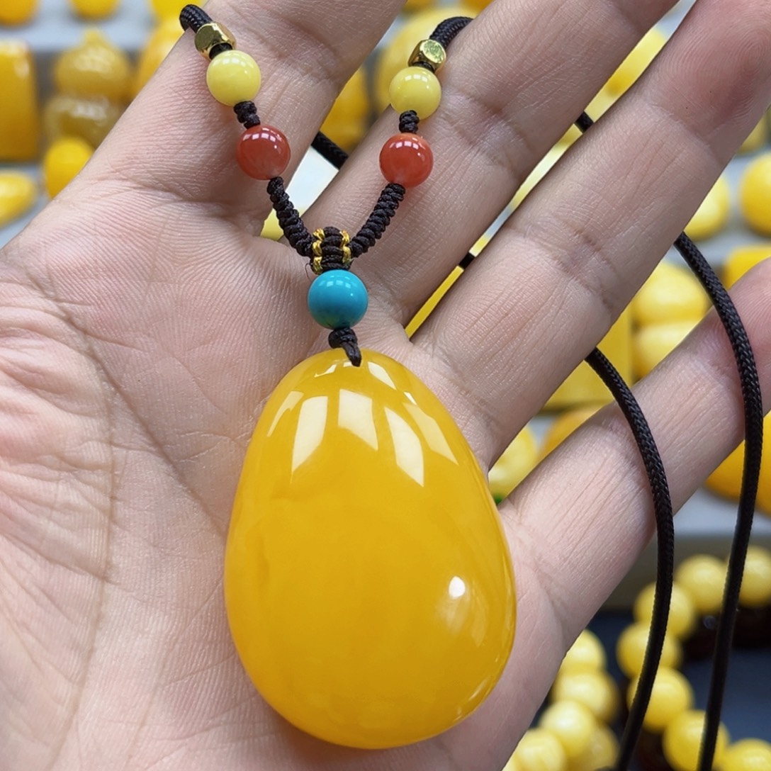 蜜蜡未镶嵌珠宝奇石