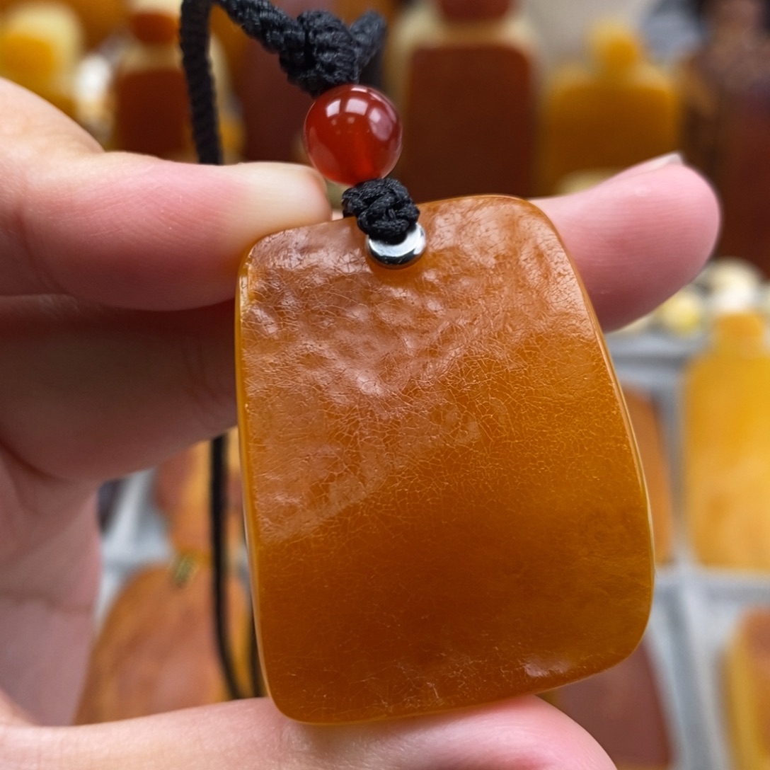 琥珀吊坠(赠链)未镶嵌