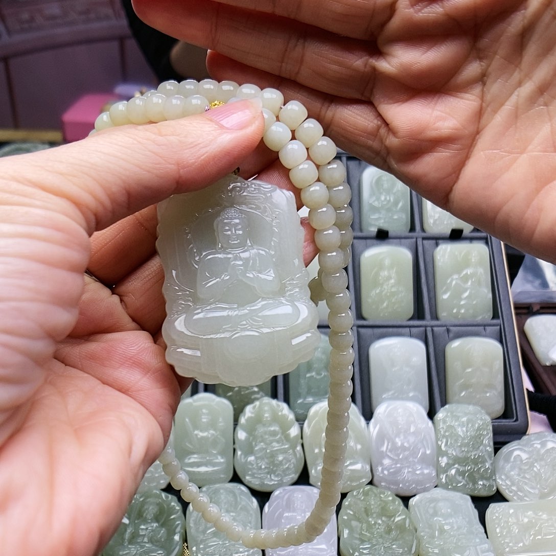 和田玉颈饰未镶嵌浩**空