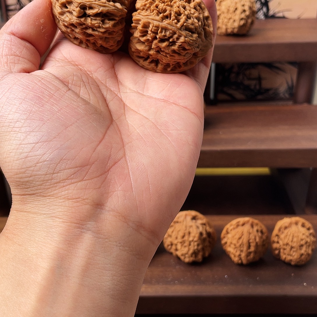 d***文玩核桃吊坠南疆石