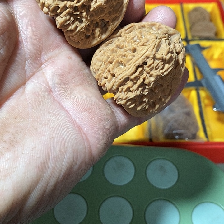 只***张文玩核桃吊坠南疆