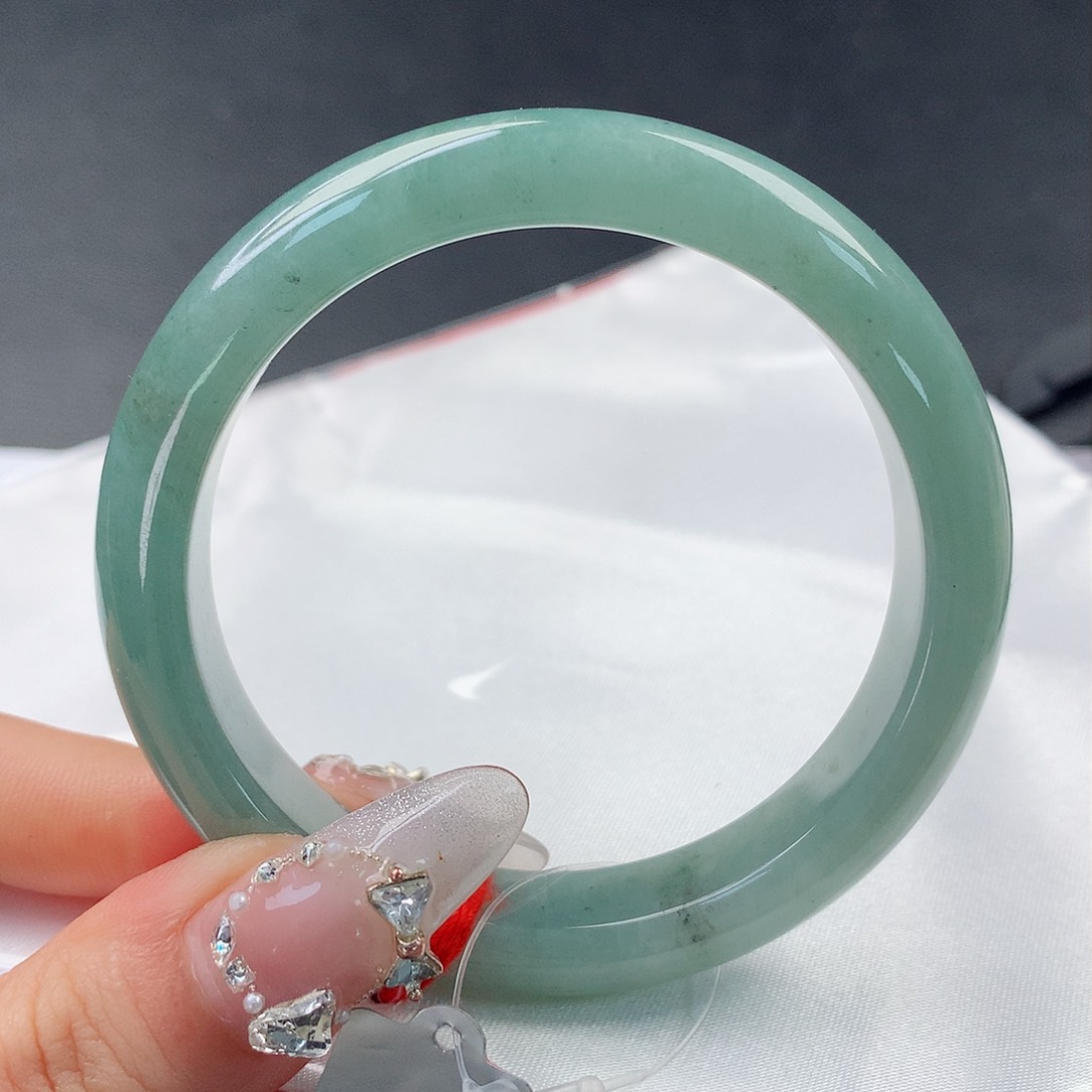 翡翠手镯未镶嵌0026正54