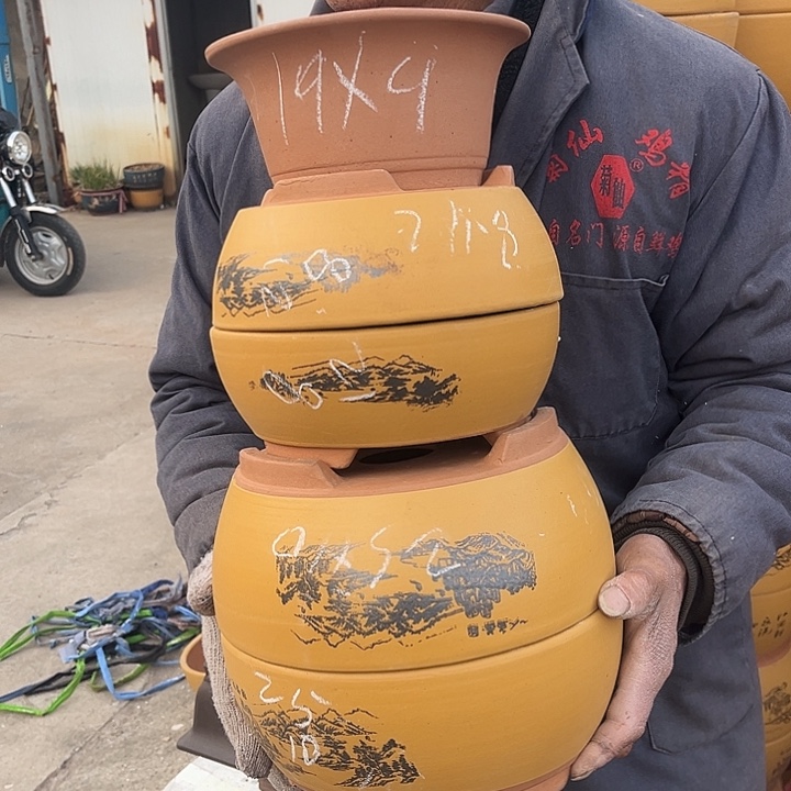 紫砂紫砂花盆和小