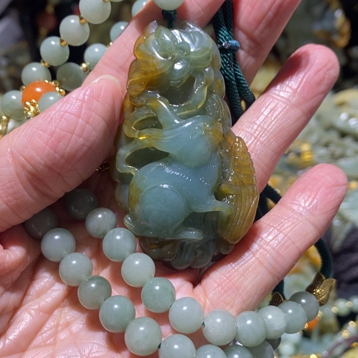 岫玉吊坠(赠链)未镶嵌