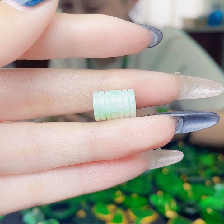 颈饰未镶嵌翡翠多样性