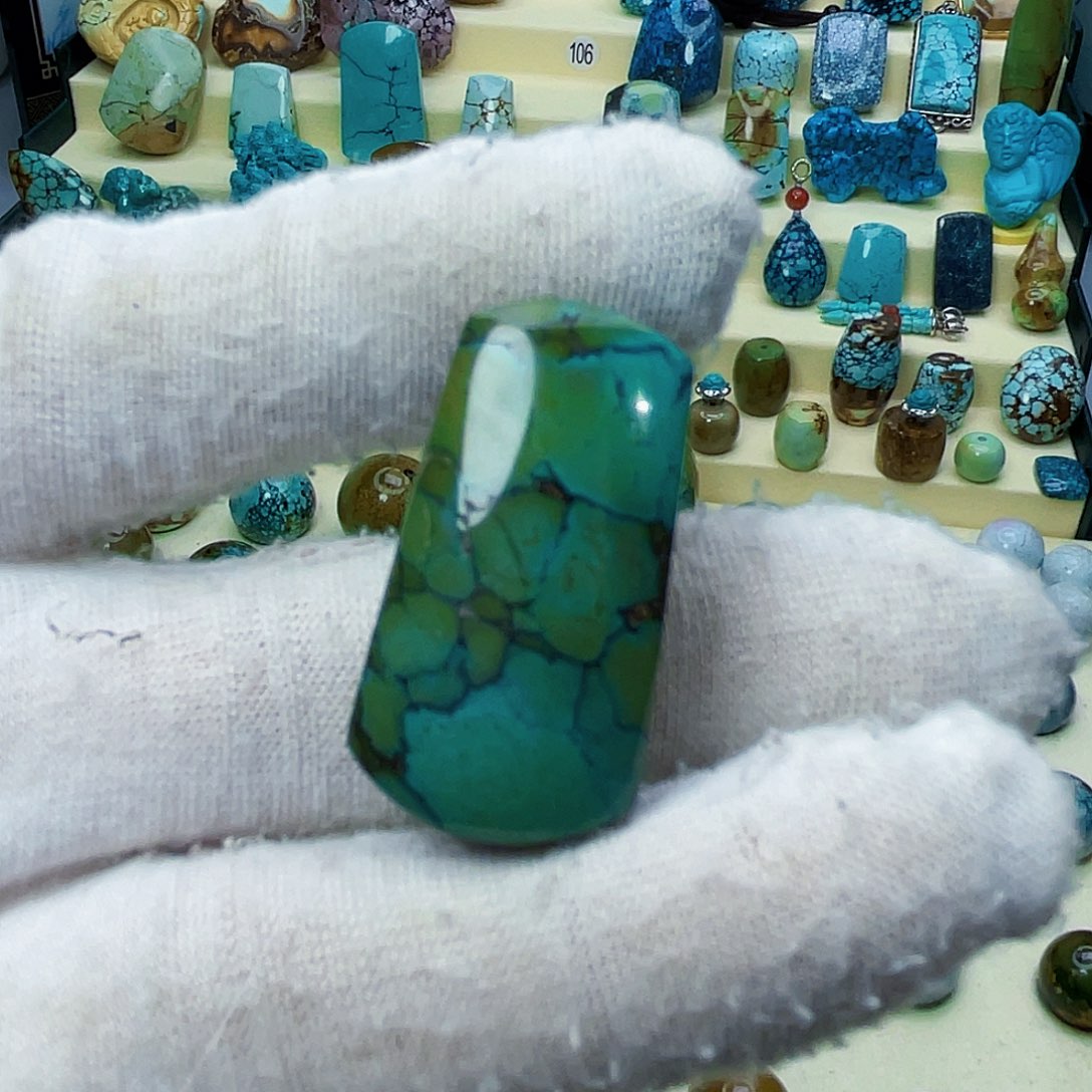 绿松石颈饰未镶嵌