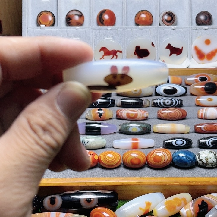 玛瑙/玉髓颈饰未镶嵌