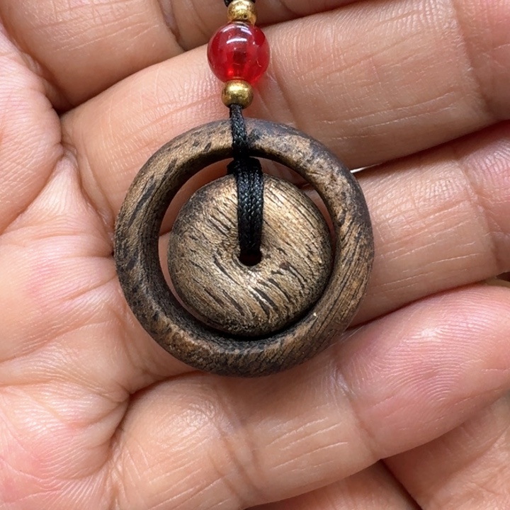 沉香沉香碎屑戒指加平安扣一个