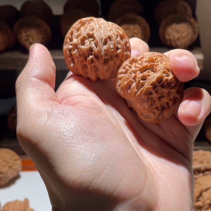 余***味文玩核桃把件40全品磨盘