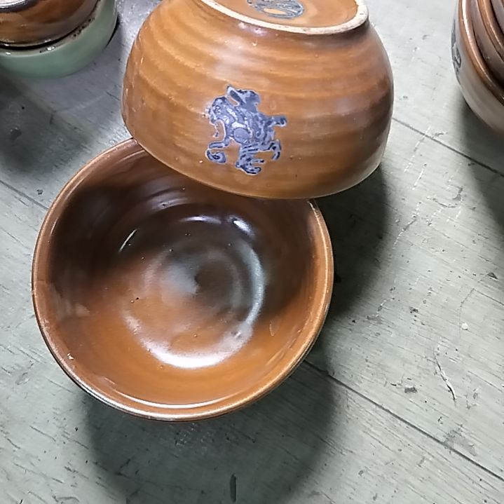 盘瓷片陶瓷杯盘壶碗都有