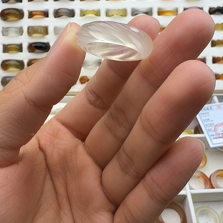 玛瑙/玉髓未镶嵌戒圈19圈微瑕福利不退换介意勿拍慎拍