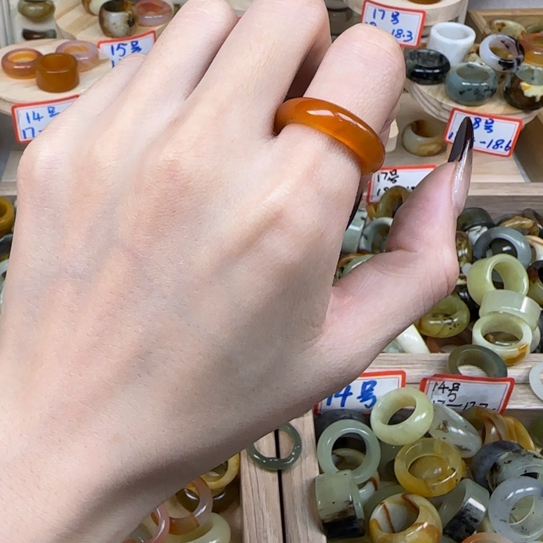 岫玉岫玉内径18.6未镶嵌