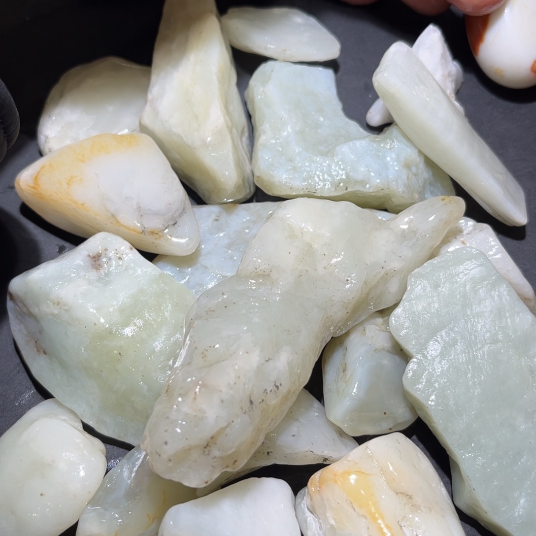 和田玉未镶嵌珠宝奇石