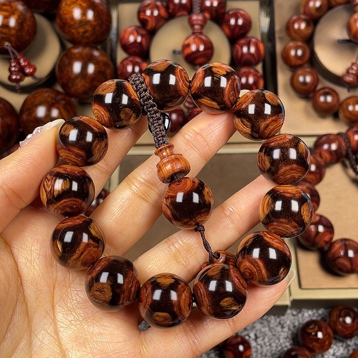 花梨木类长**象1.8尺寸花梨手串