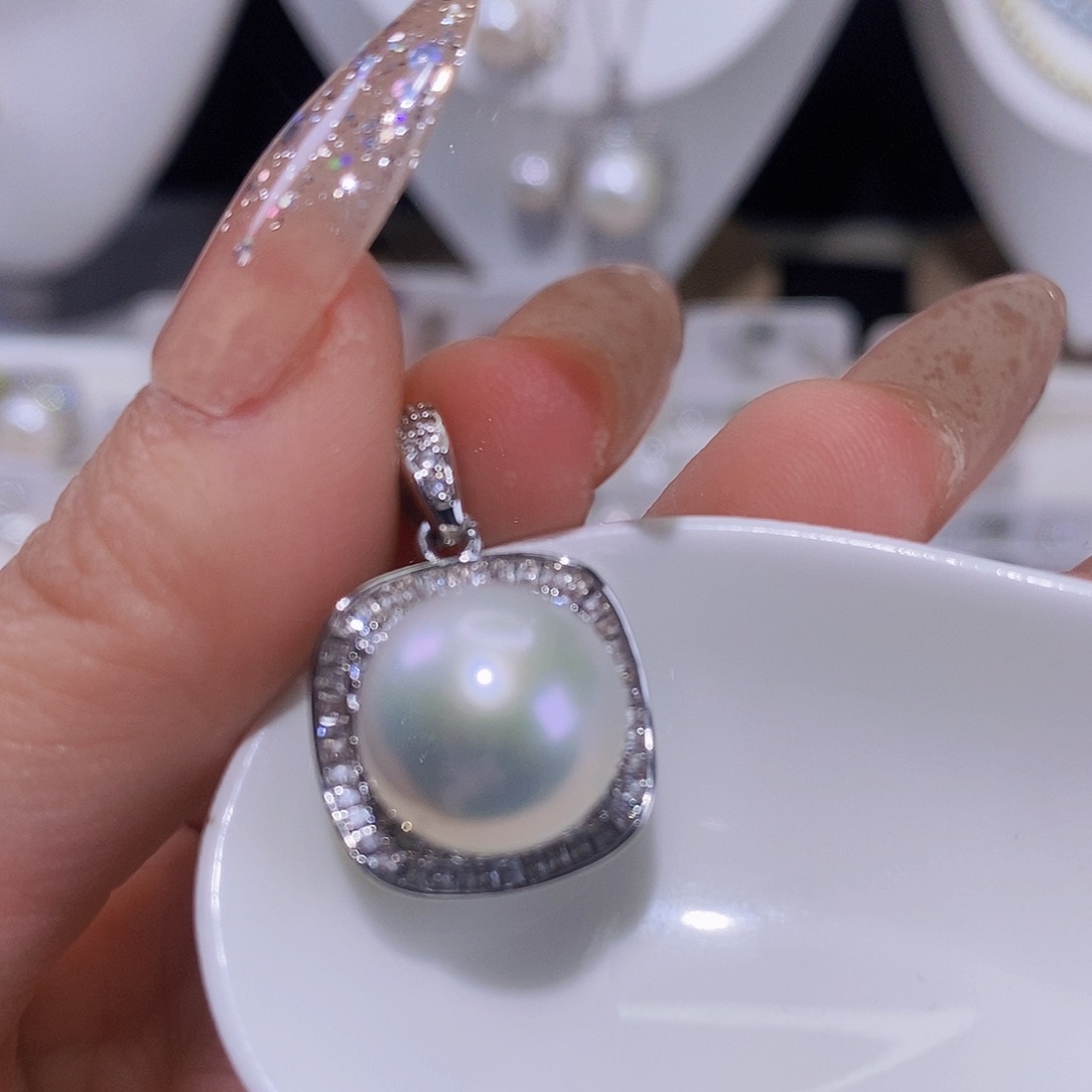 淡水珍珠颈饰合金