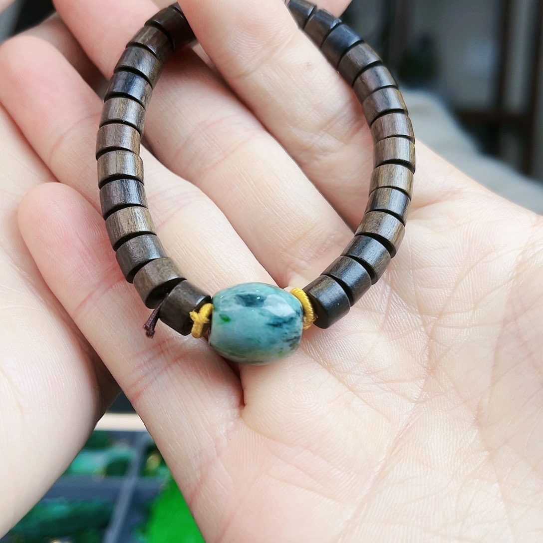 翡翠颈饰未镶嵌手链