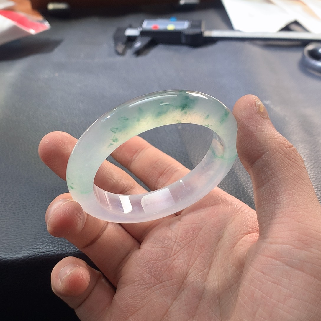 翡翠未镶嵌手镯高冰飘花