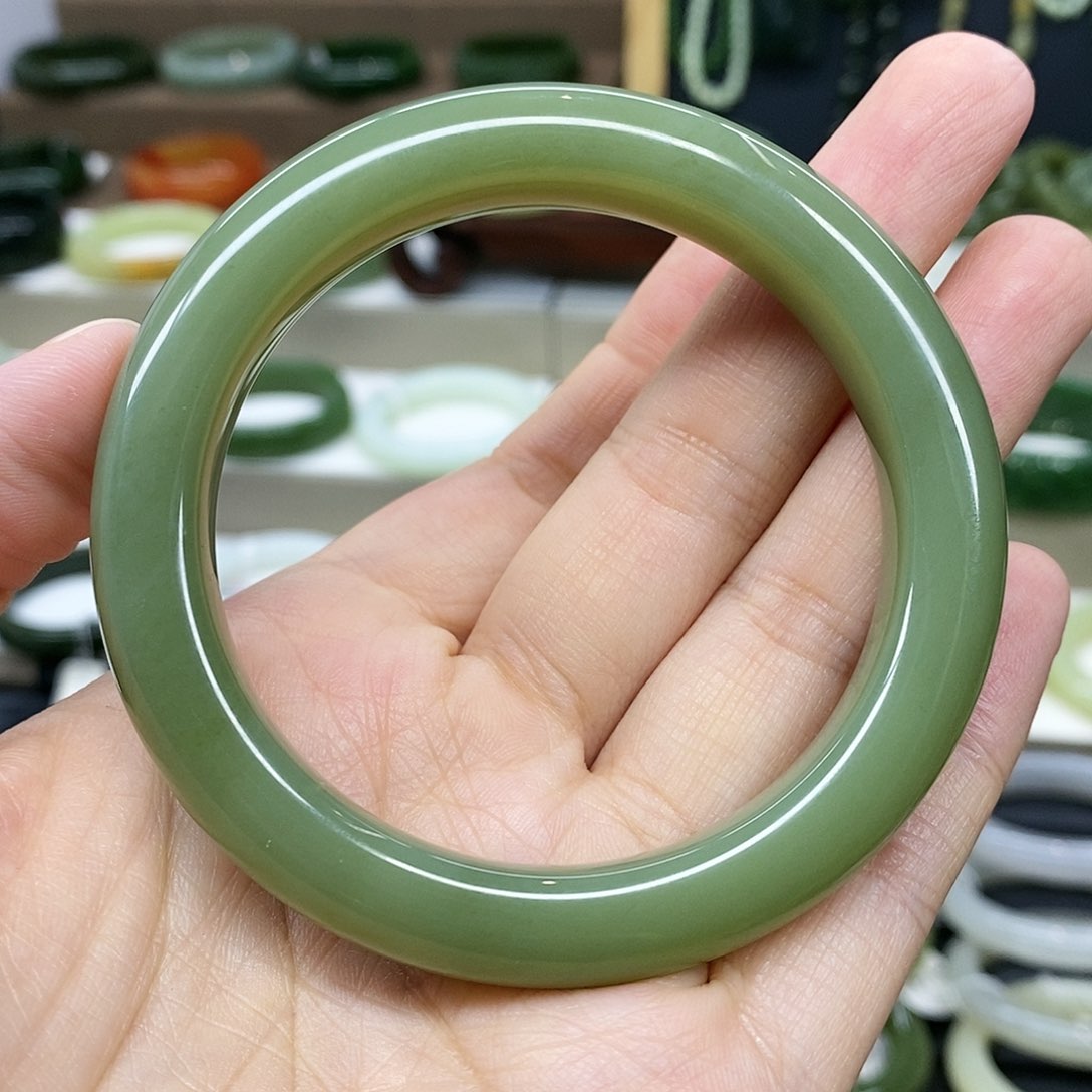 【闪购商品】未镶嵌手镯和田玉