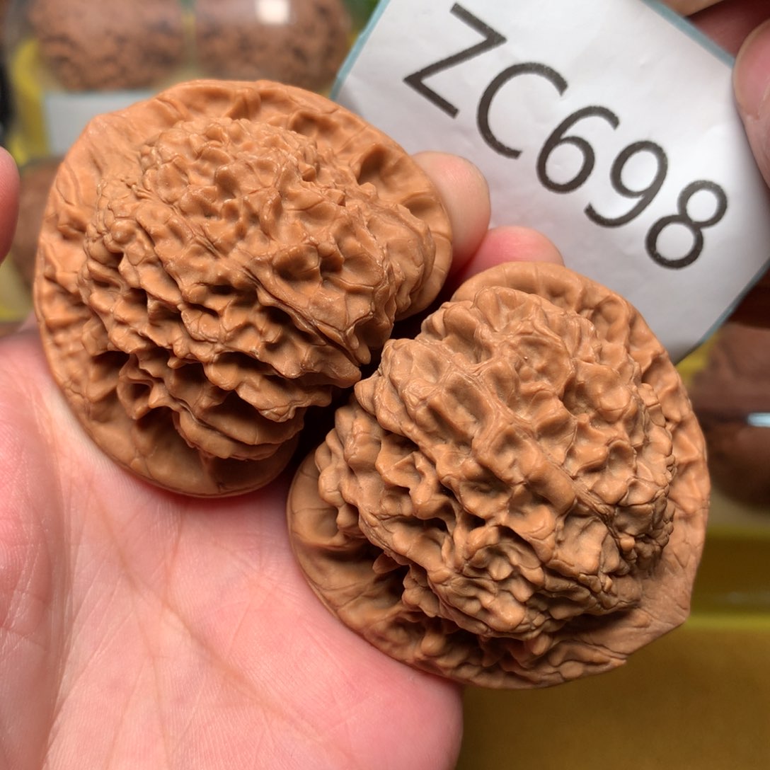 文玩核桃把件毕业麒麟官帽50