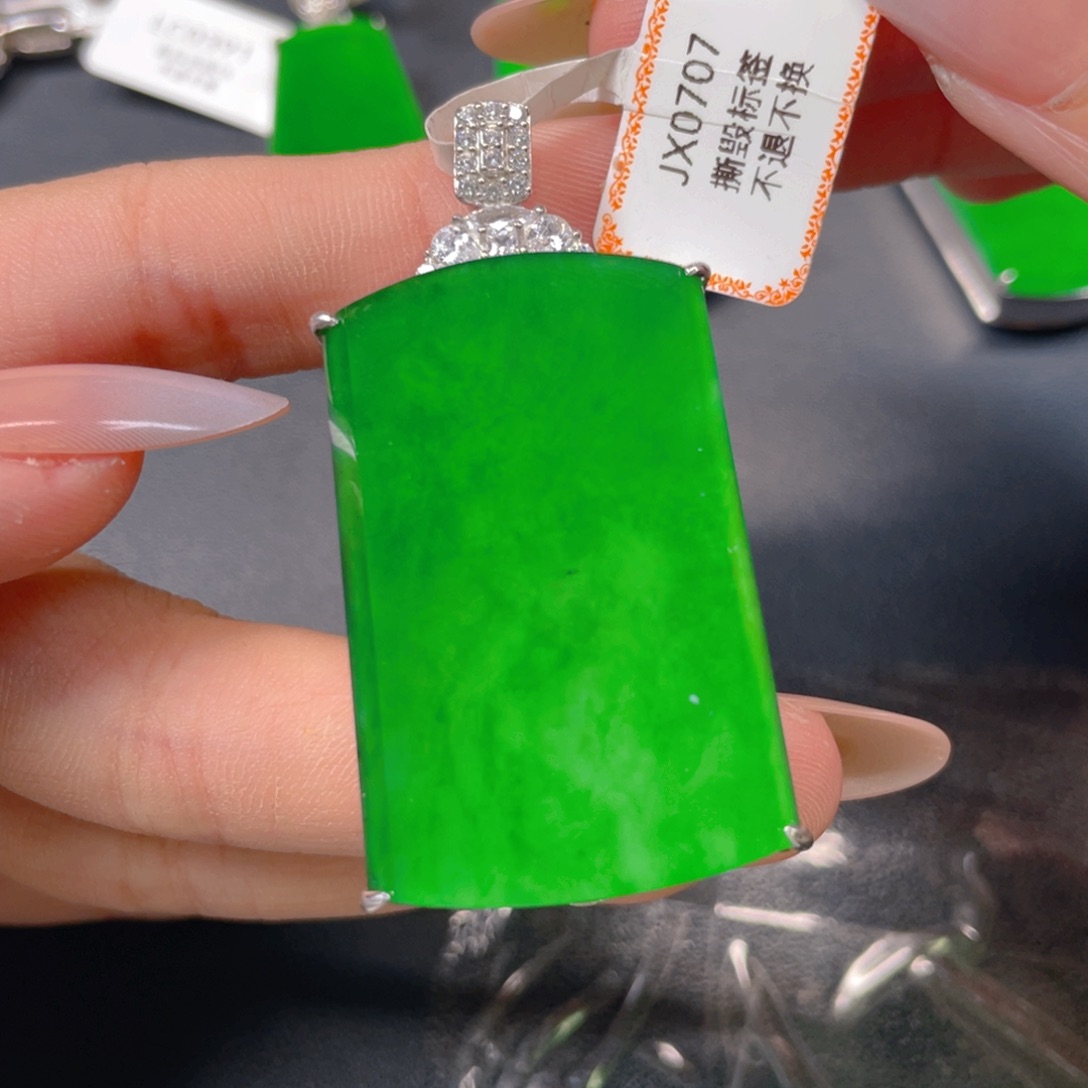 【闪购商品】颈饰银S925镶嵌翡翠翡翠