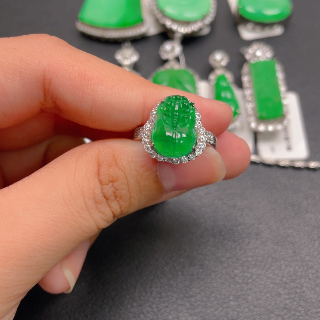 翡翠银S925镶嵌颈饰