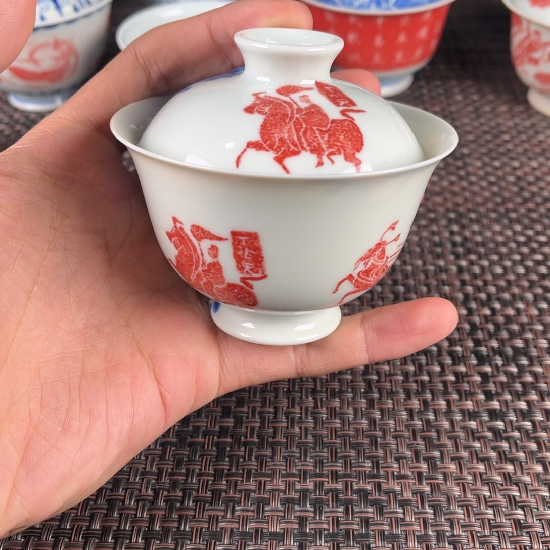 瓷片景德镇陶瓷杯子里