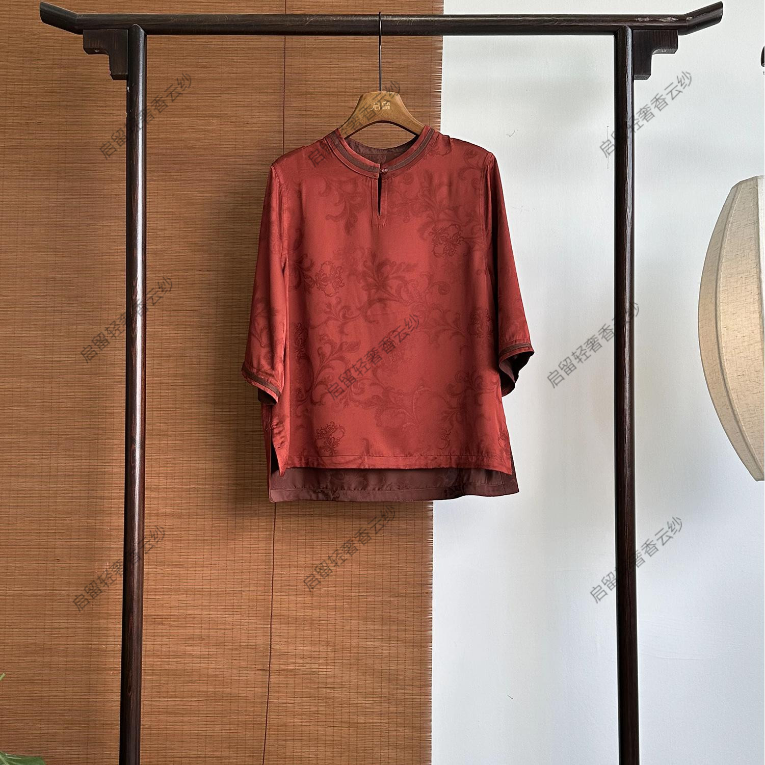 【251716】卷草纹 贡针工艺40姆米 刻花花萝上衣