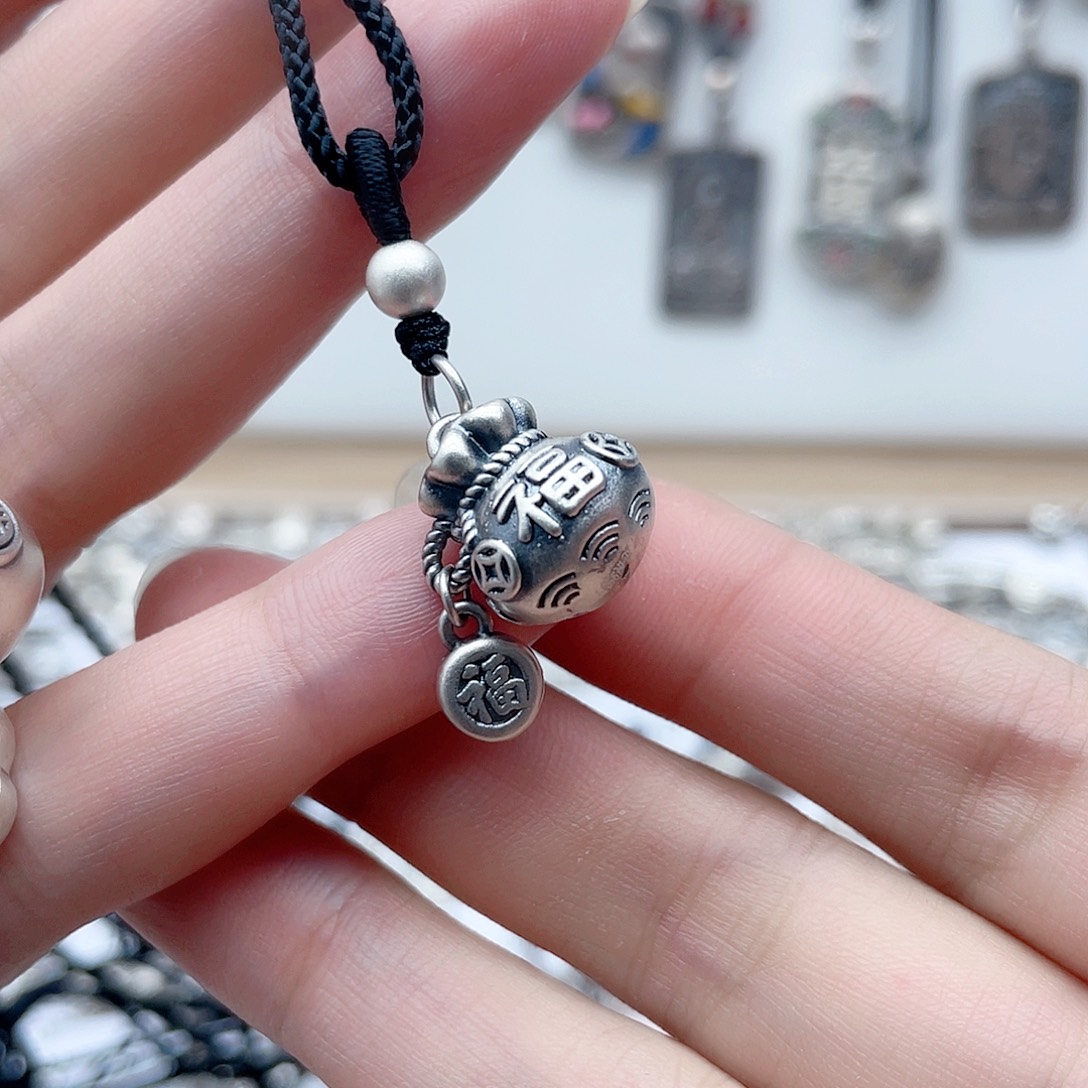 皮吊坠足银新款新款带副牌福袋