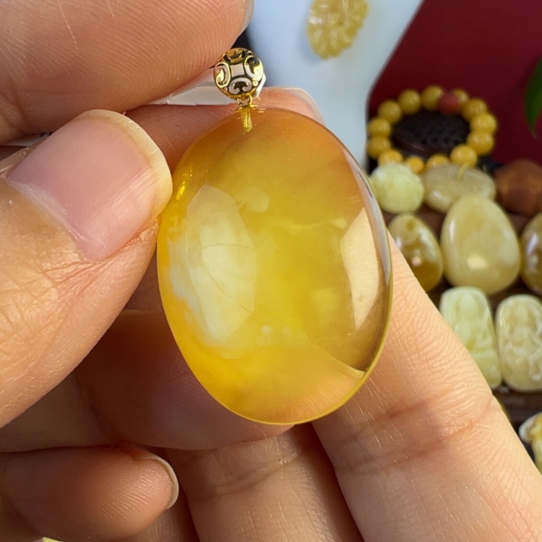 蜜蜡吊坠(不含链)18K金镶嵌