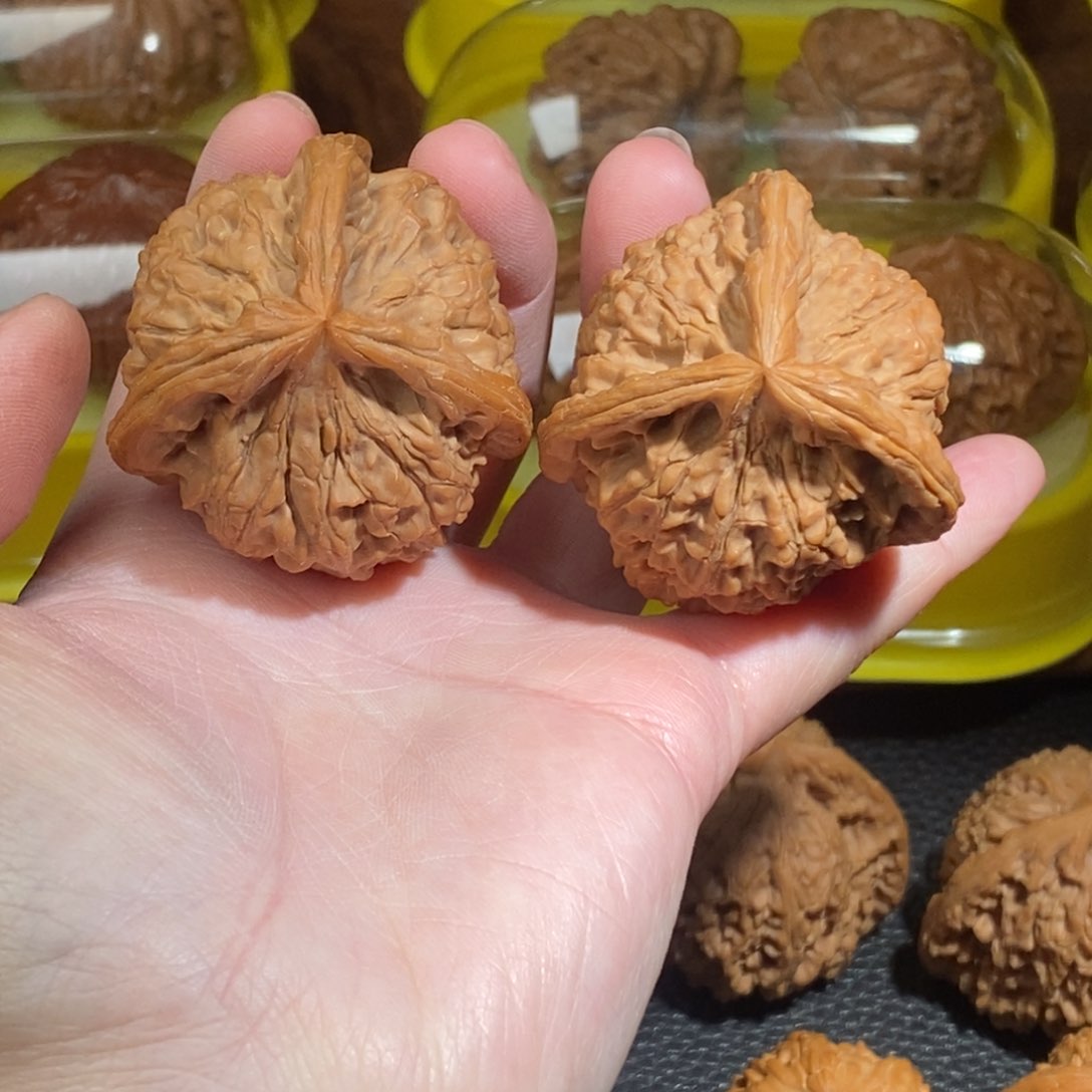 文玩核桃把件44玉玺三棱