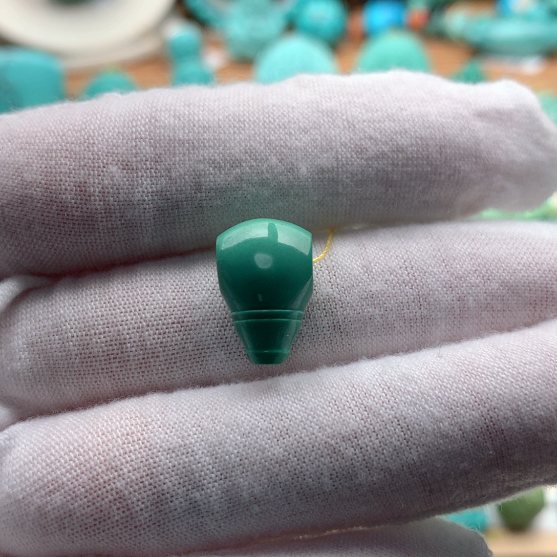 绿松石颈饰未镶嵌