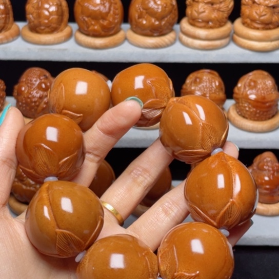 吊坠橄榄核人****衩寿桃手持3.3八颗