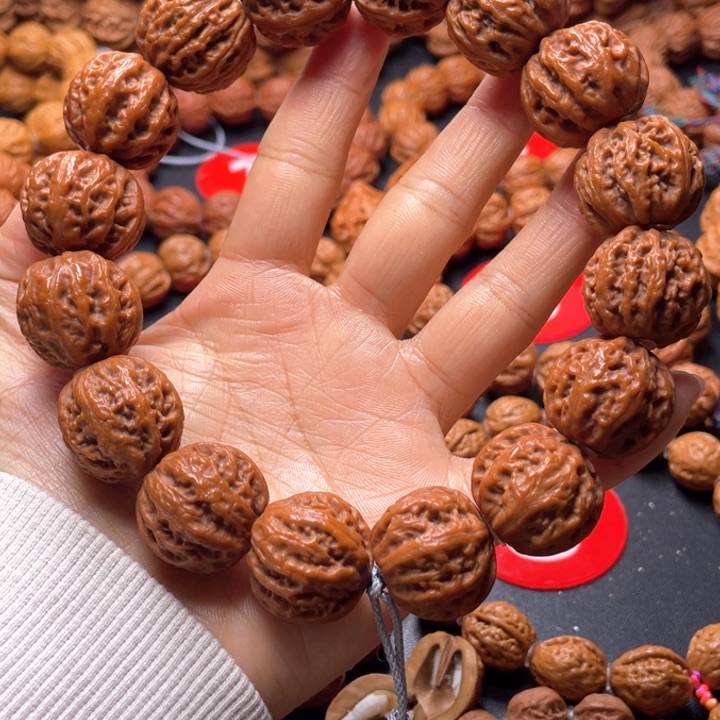 文玩核桃吊坠珊瑚手持