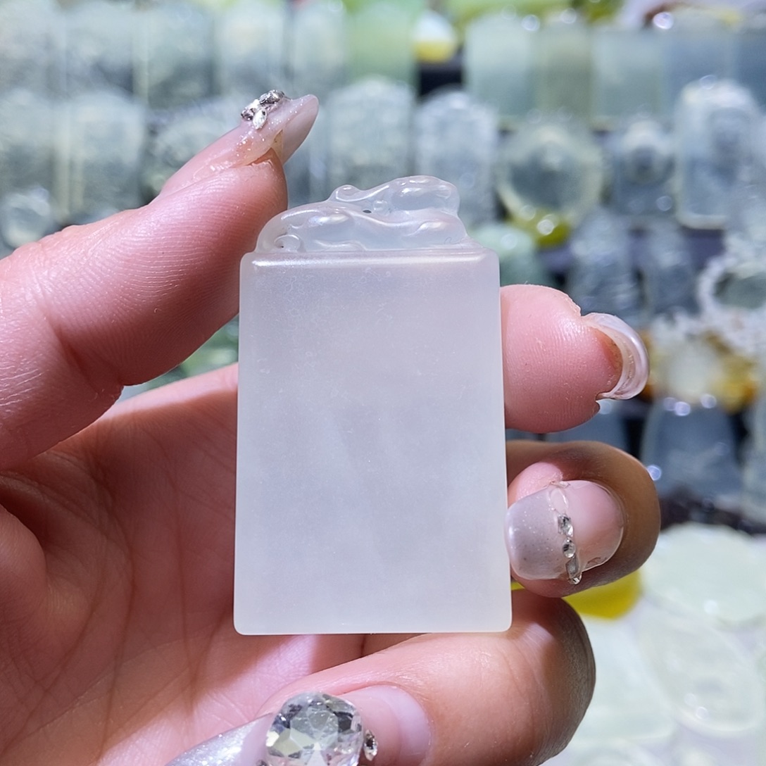 岫玉吊坠未镶嵌吊坠