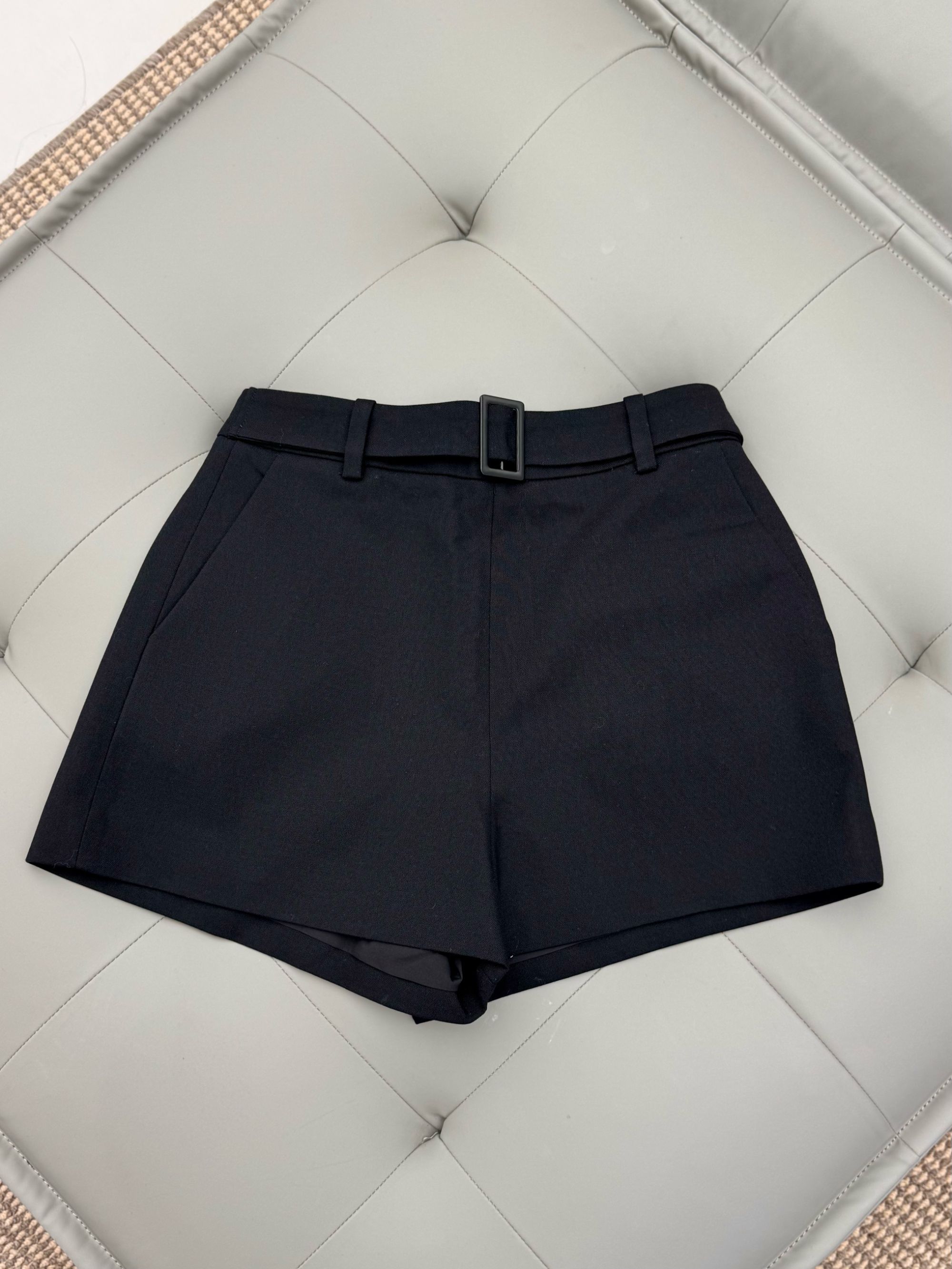  （小雨推荐25415）2025年秋款时尚修身休闲显瘦短裤设计师