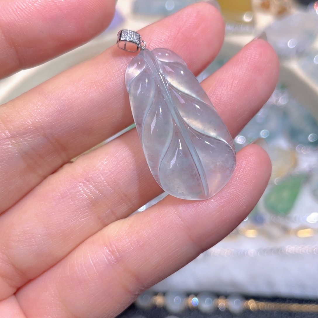 翡翠18K金镶嵌颈饰翡翠