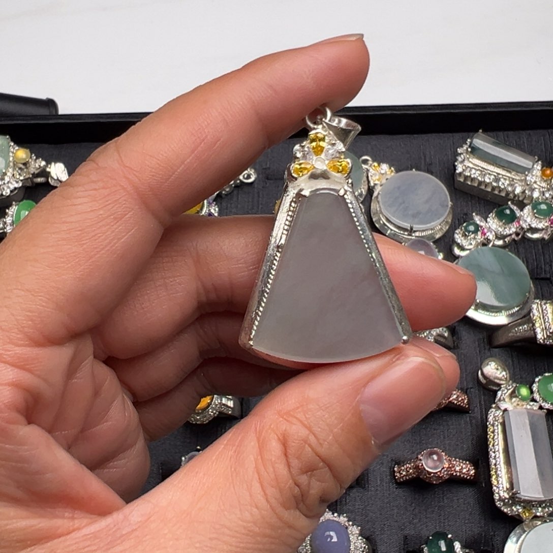 定制翡翠未镶嵌A货