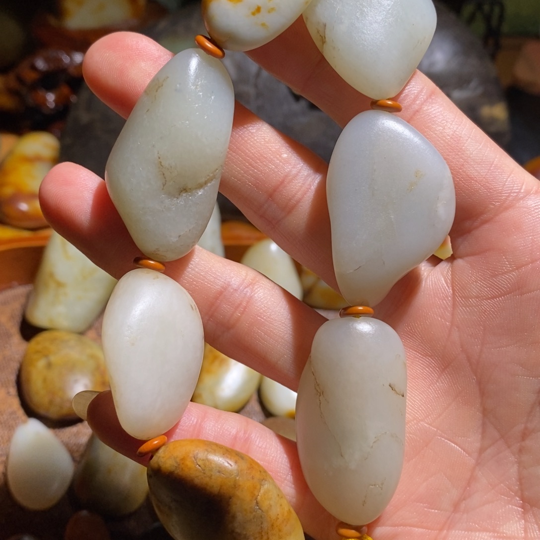 9***7和田玉未镶嵌颈饰